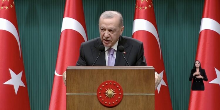 Erdoğan’dan PKK kararı sonrası açıklama: Kritik bir eşiği daha aştık