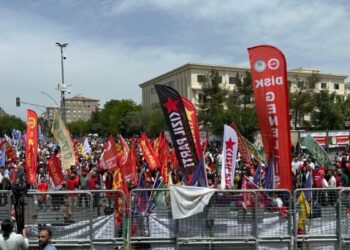 Binler İstasyon Meydanı’nda: Eşitlik ve barış istiyoruz   YENİLENDİ