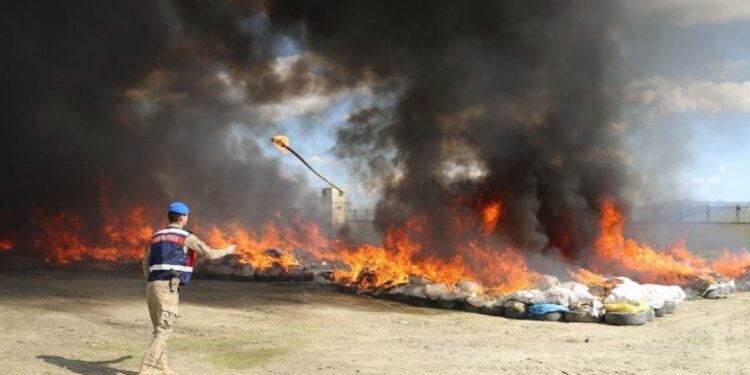 Uyuşturucuyu ‘Lice’ yazısıyla yakan jandarma komutanlığı hakkında suç duyurusu