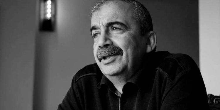 Sanatçılardan Önder paylaşımı: Güle güle Sırrı