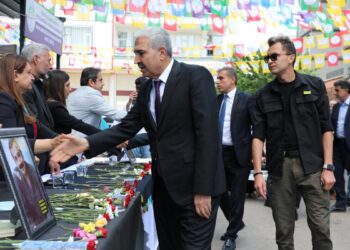 AKP’li başkandan taziye ziyareti: Sırrı Abi’nin çabası galip gelecek