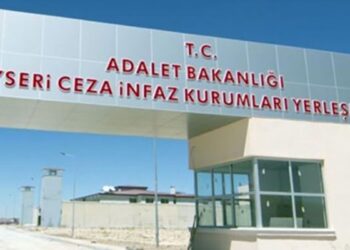 Hastane yolunda tutsaklara saldırı
