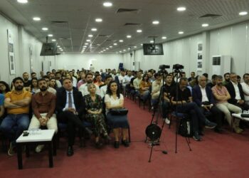 Amed’de ‘Kürt meselesi’ paneli: Anayasayı bu utançtan kurtarmalıyız
