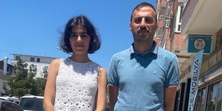 Katledilen meslektaşlarını anan gazetecilere soruşturma