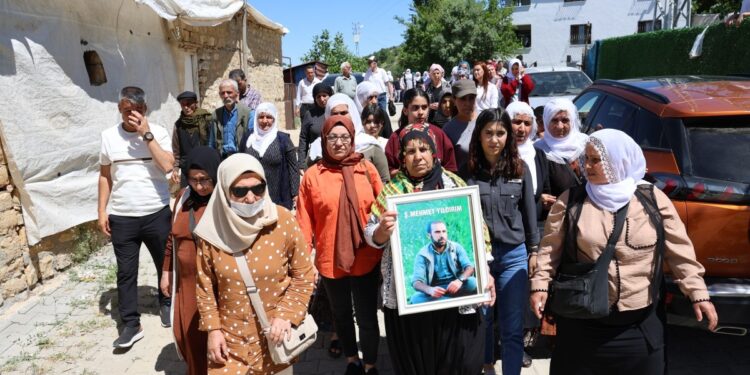 Askerler tarafından öldürülen Yıldırım anıldı