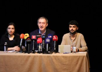 Bakırhan gençlerle buluştu: Değişim için kolları sıvayalım