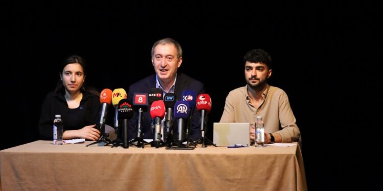 Bakırhan gençlerle buluştu: Değişim için kolları sıvayalım