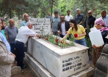 Şerzan Kurt mezarı başında anıldı
