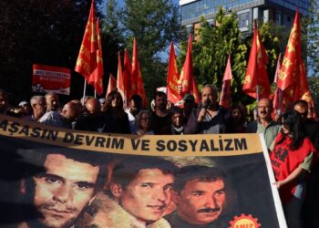 Birçok kentte Üç Fidan anması: Yolumuz Denizlerin yoludur