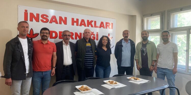 İHD Dêrsim Şubesi yeni yönetimini belirledi