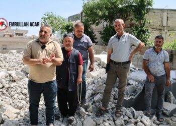 Mahkeme sürerken evleri gece yarısı kedilerin üzerine yıktırıldı