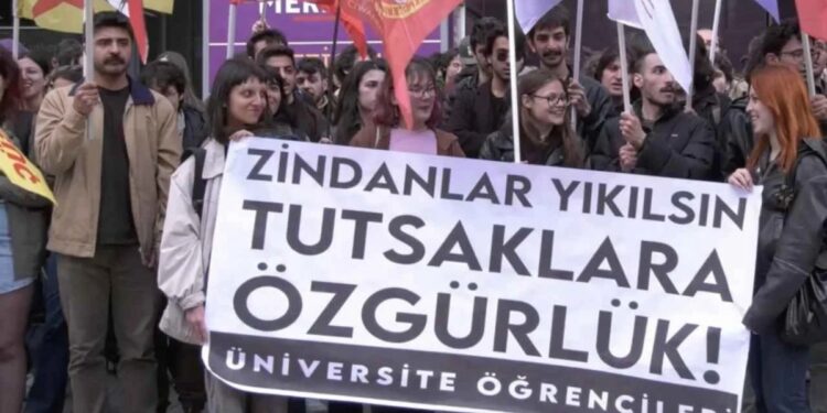 Tutsak öğrencilerin iddianameleri 2 aydır hazırlanmadı