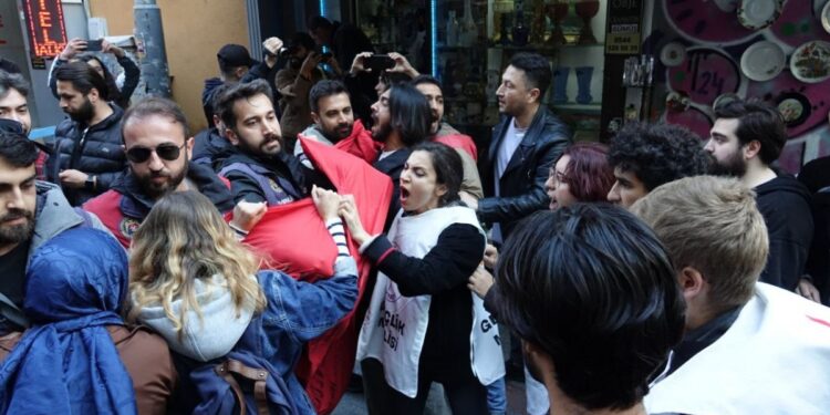 İsimsiz örgütün propagandasından tutuklandılar