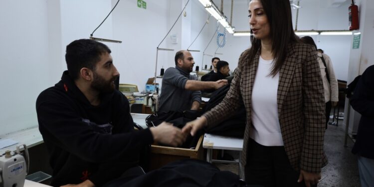 Tülay Hatimoğulları’ndan tekstil işçilerine 1 Mayıs ziyareti