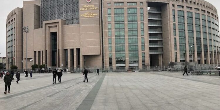 İBB soruşturmasında gözaltına alınanlar adliyeye sevk edildi
