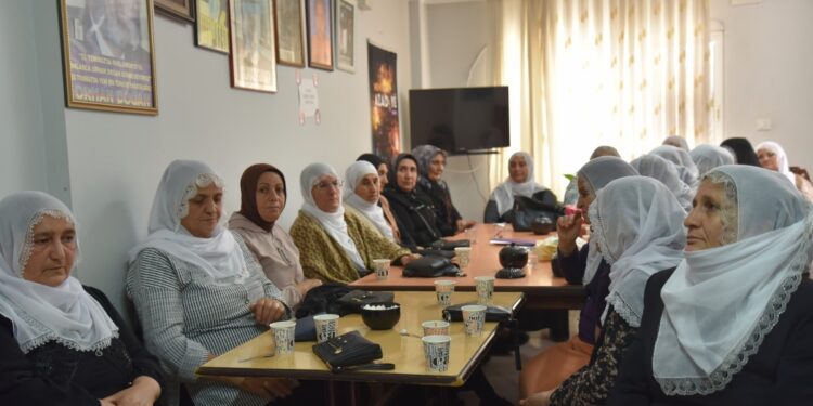 ‘Barış isteyenler operasyonları durdursun’