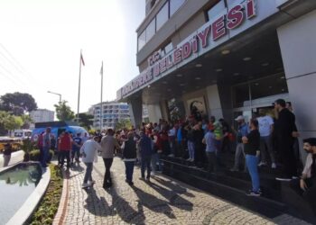 İzmir belediyelerinde grev kararı