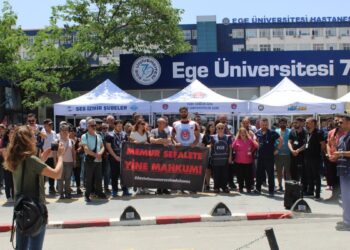Ege Üniversite Hastanesi çalışanları iş bıraktı