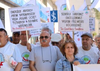 ‘Emeklilere seyyanen zam verilmesi şart’