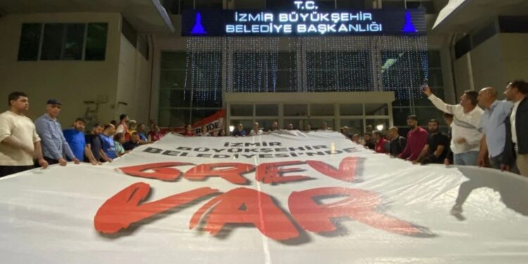 İzBB’de 23 bin işçi greve çıktı