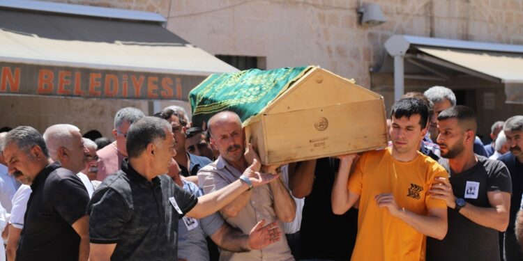 Mizgin Deniz defnedildi