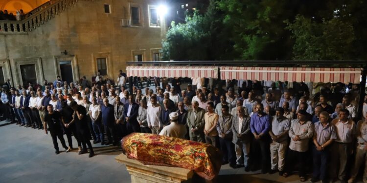 Kürt siyasetçi Çağro Mêrdîn’de toprağa verildi