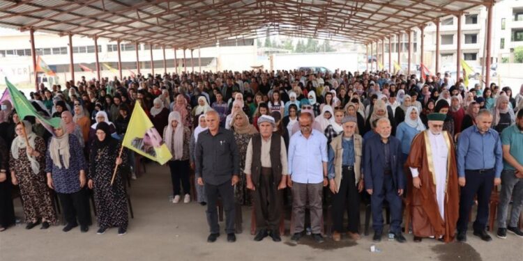 Kuzey ve Doğu Suriye’de Önder için taziye kuruldu