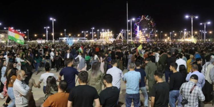 Binlerce kişi, Tişrîn Barajı zaferini kutladı