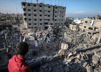 İsrail’den okula saldırı: En az 24 ölü