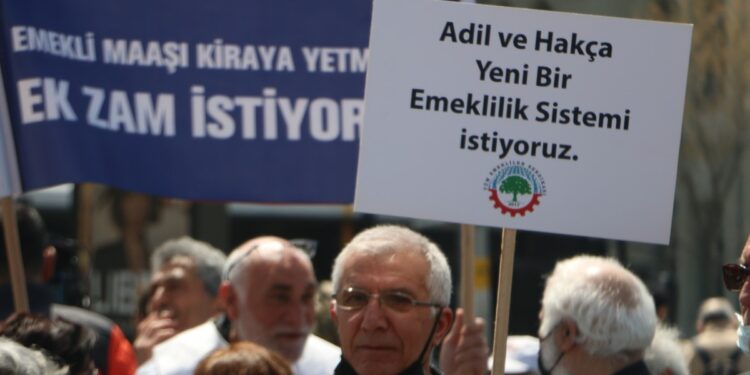 Emekliler krizin pençesinde: Maaş kiraya yetmiyor