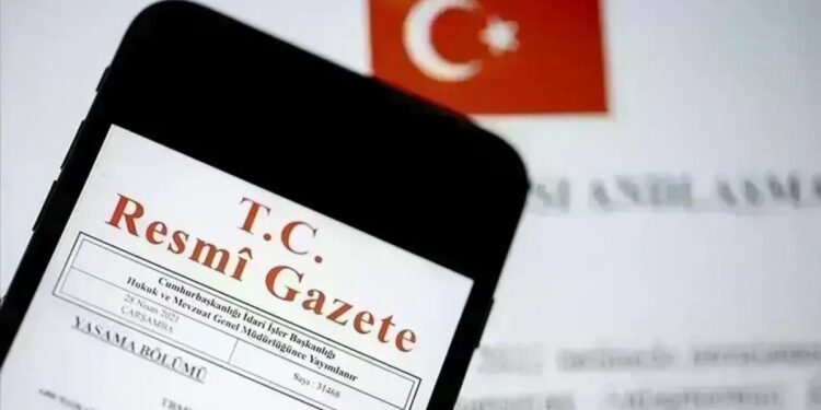 Çok sayıda vali ve kaymakamın yeri değişti