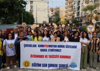 Taciz failine verilen cezanın bozulması protesto edildi