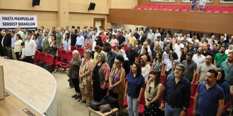 Barışın inşasında ilk adım konuşuldu: Hasta tutsaklar serbest bırakılsın