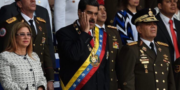 Venezuela’da seçim: Katılım yüzde 42, kazanan Maduro