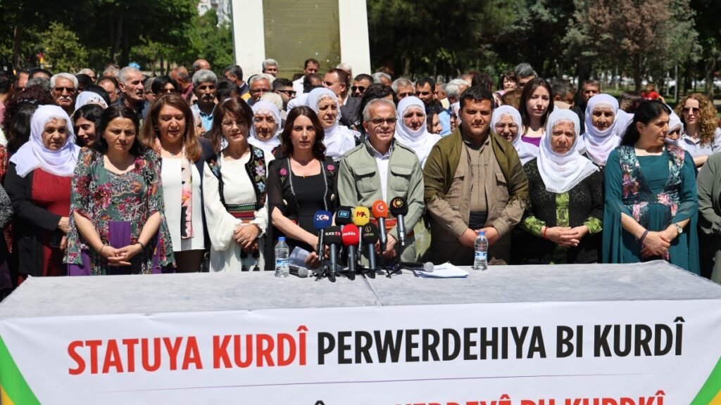 15 Mayıs Kürt Dil Bayramı startı verildi: Her yeri Kürtçe okulu yapalım  YENİLENDİ