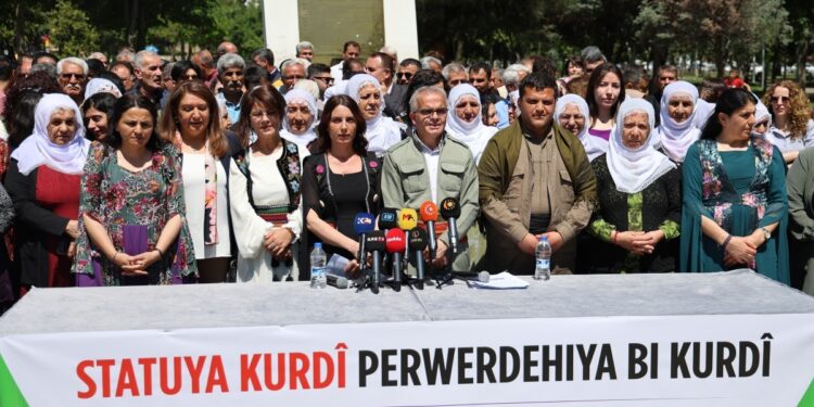 15 Mayıs Kürt Dil Bayramı startı verildi: Her yeri Kürtçe okulu yapalım  YENİLENDİ
