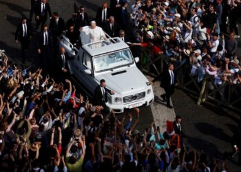 62 Yıl Sonra Bir İlk! Liderler de Oradaydı... Papa 14. Leo Yüzüğü Taktı, Yemin Etti