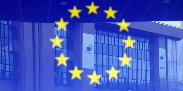 AB Suriye’ye yaptırımları kaldırdı