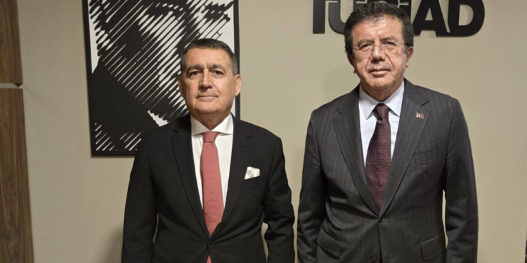 AK Parti’den TÜSİAD açılımı: “Yurt dışı yasağı yanlış, gözaltı görüntüleri de hoş değildi”