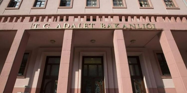 Adalet Bakanlığı'nda Köklü Değişim! Karar Resmi Gazete'de Yayımlandı
