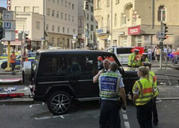 Almanya'da Bir Araçlı Saldırı Daha! Çok Sayıda Yaralı Var