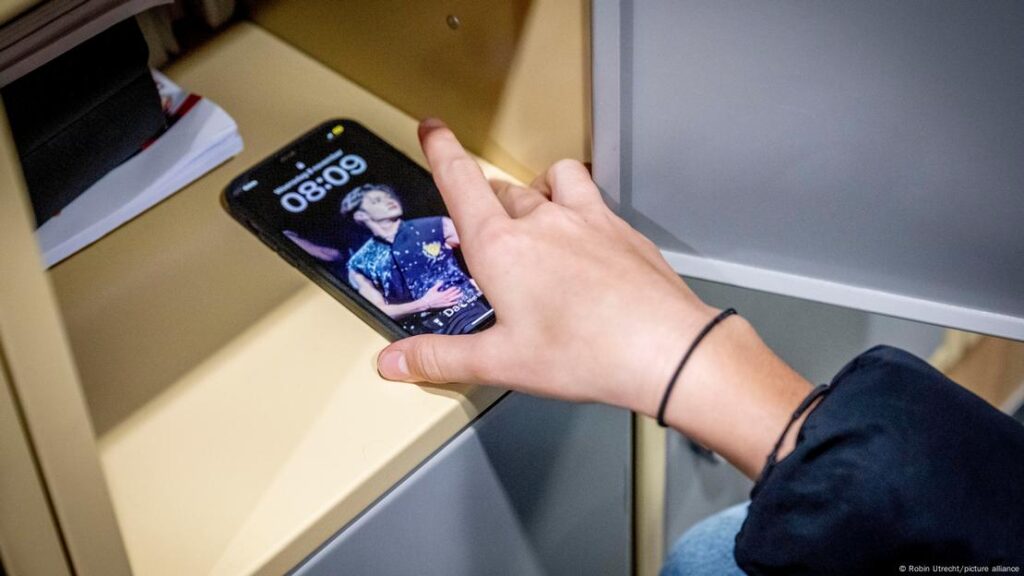 Almanya’daki okullarda akıllı telefon yasağı mı geliyor?