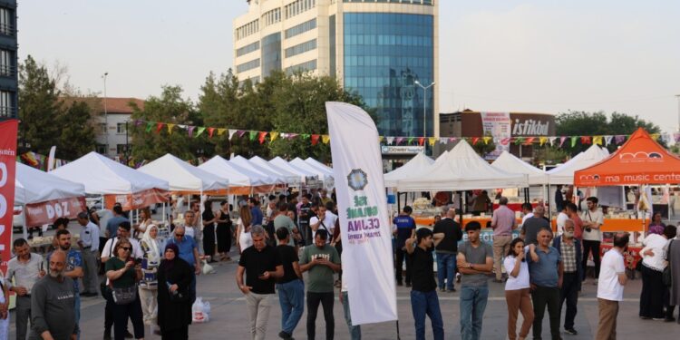 Amed’de Kürtçe Kitap Günleri başladı