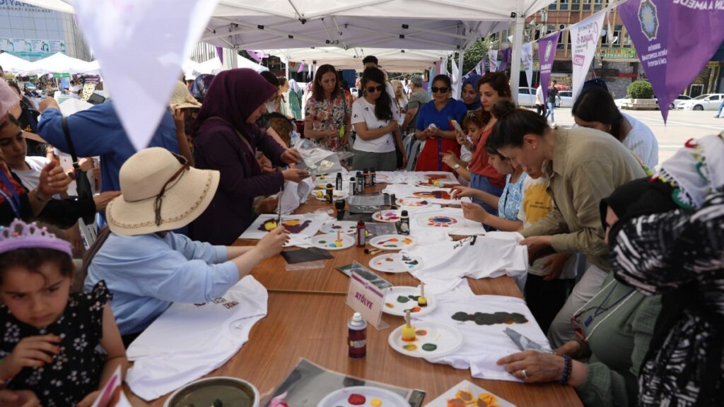 Amed'de kadınlar konser ve atölyelerde buluştu