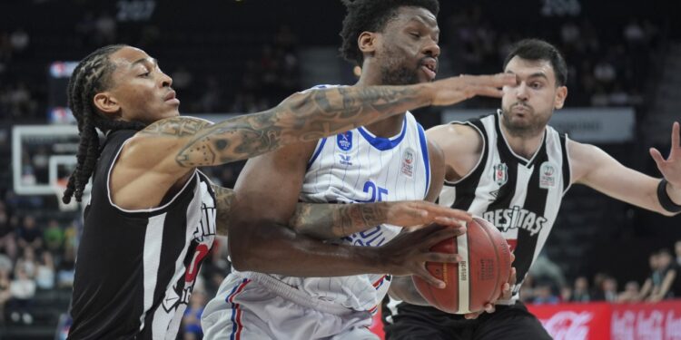 Anadolu Efes'ten Geri Dönüş Şovu