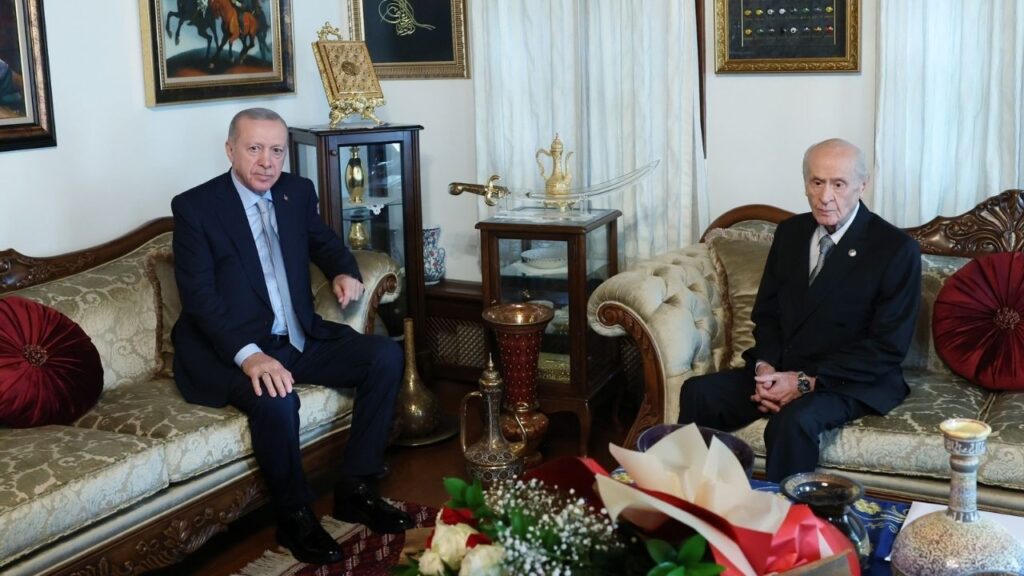 Ankara'da Sürpriz Görüşme: Cumhurbaşkanı Erdoğan, MHP Lideri Bahçeli'yi Ziyaret Etti