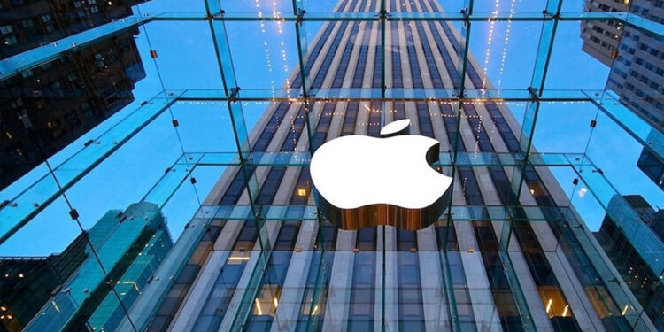 Apple'ın geliri üç aylık dönemde arttı