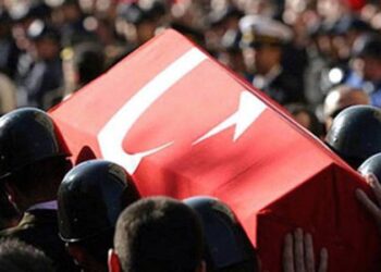 Aranan şahsı yakalamaya çalışan bir asker, araziden düşerek şehit oldu