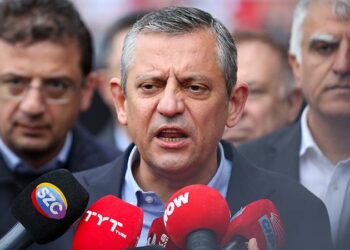 "Bakalım çocukların da senin kadar şanslı mı... Bu gece hazır ol"