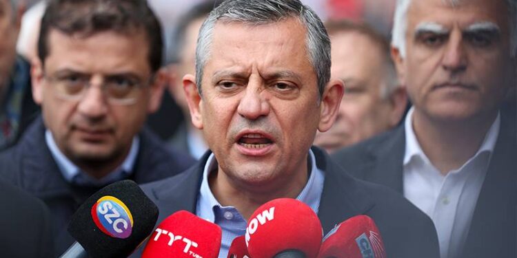 "Bakalım çocukların da senin kadar şanslı mı... Bu gece hazır ol"